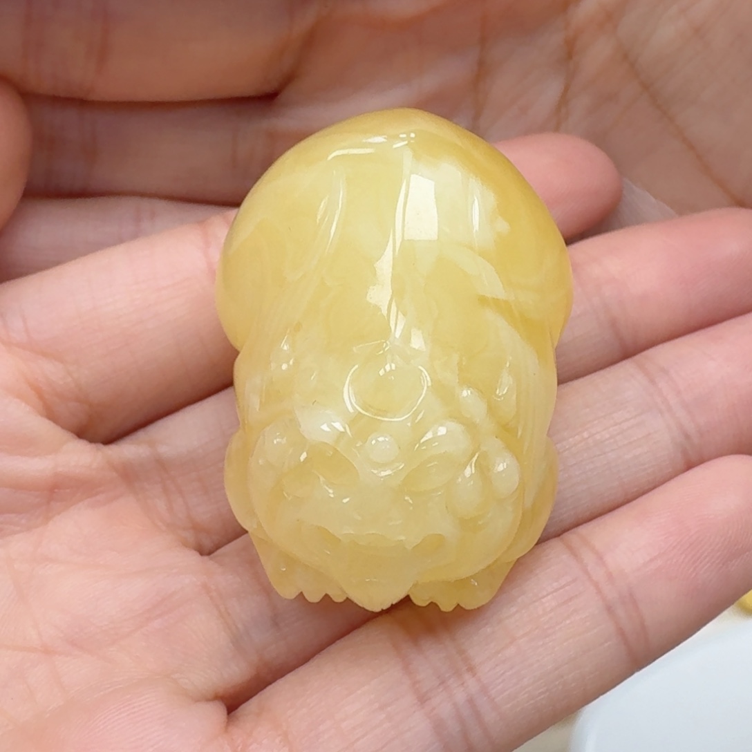 琥珀未镶嵌珠宝奇石吊坠