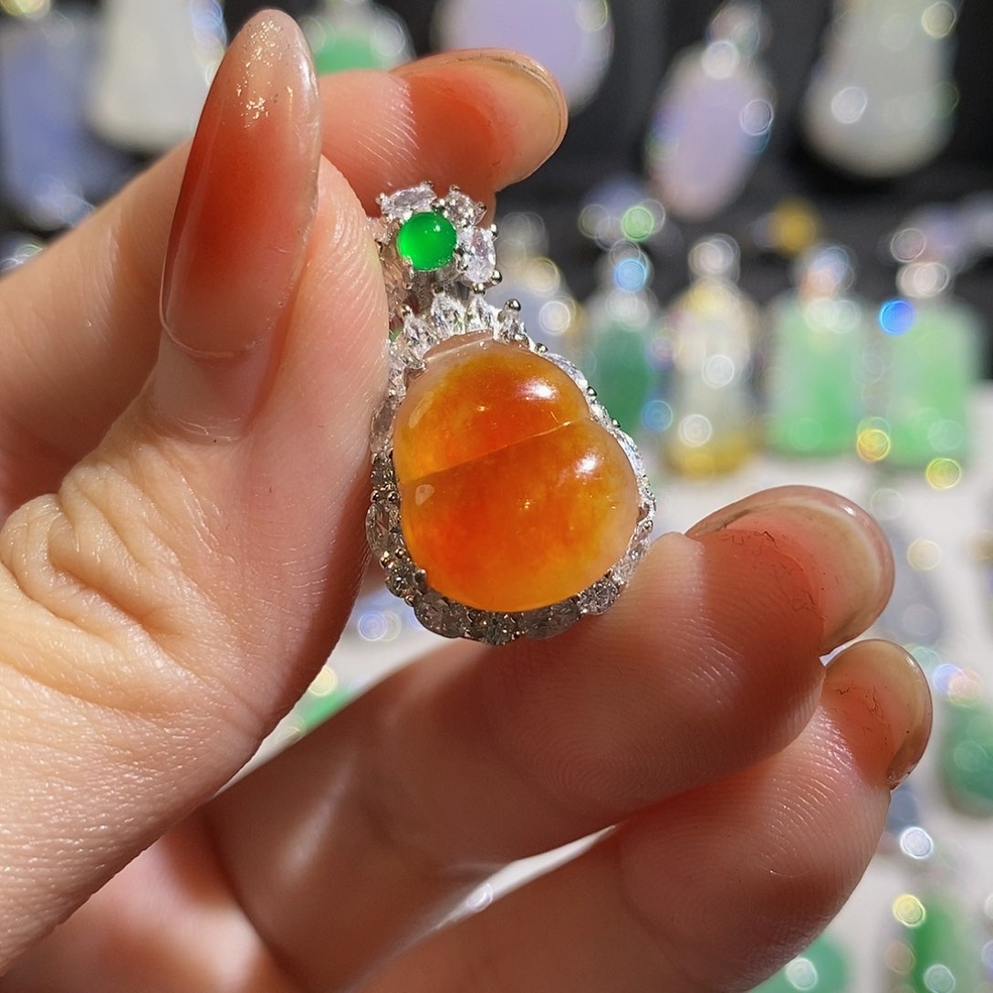 翡翠颈饰银S925镶嵌天然翡翠