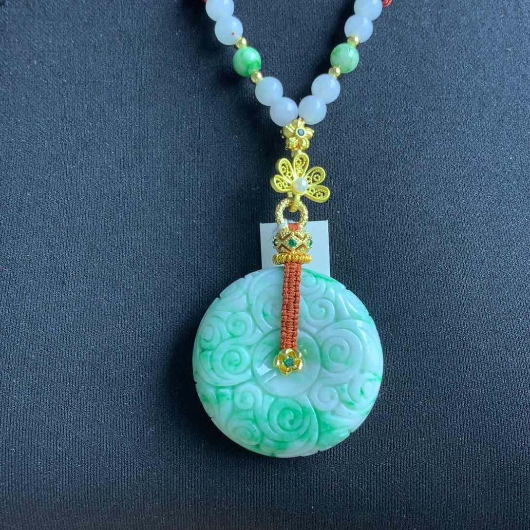 翡翠颈饰未镶嵌翡翠