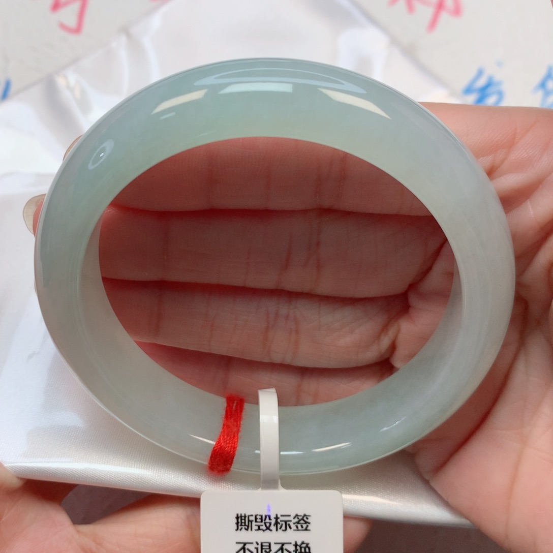 翡翠手镯未镶嵌58.5圈 淡晴底