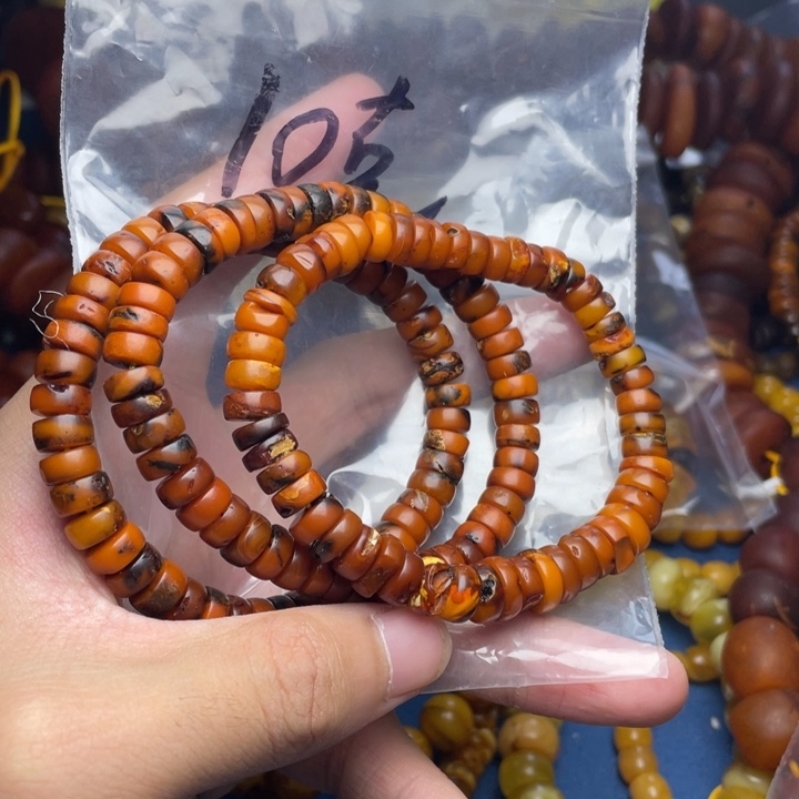 未镶嵌琥珀珠宝奇石