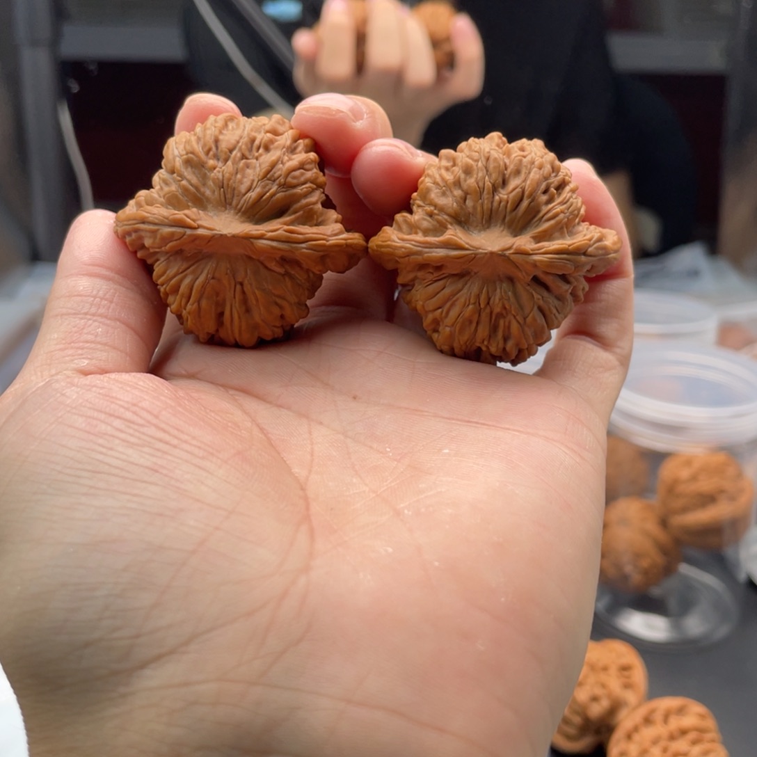 文玩核桃吊坠汗高楼