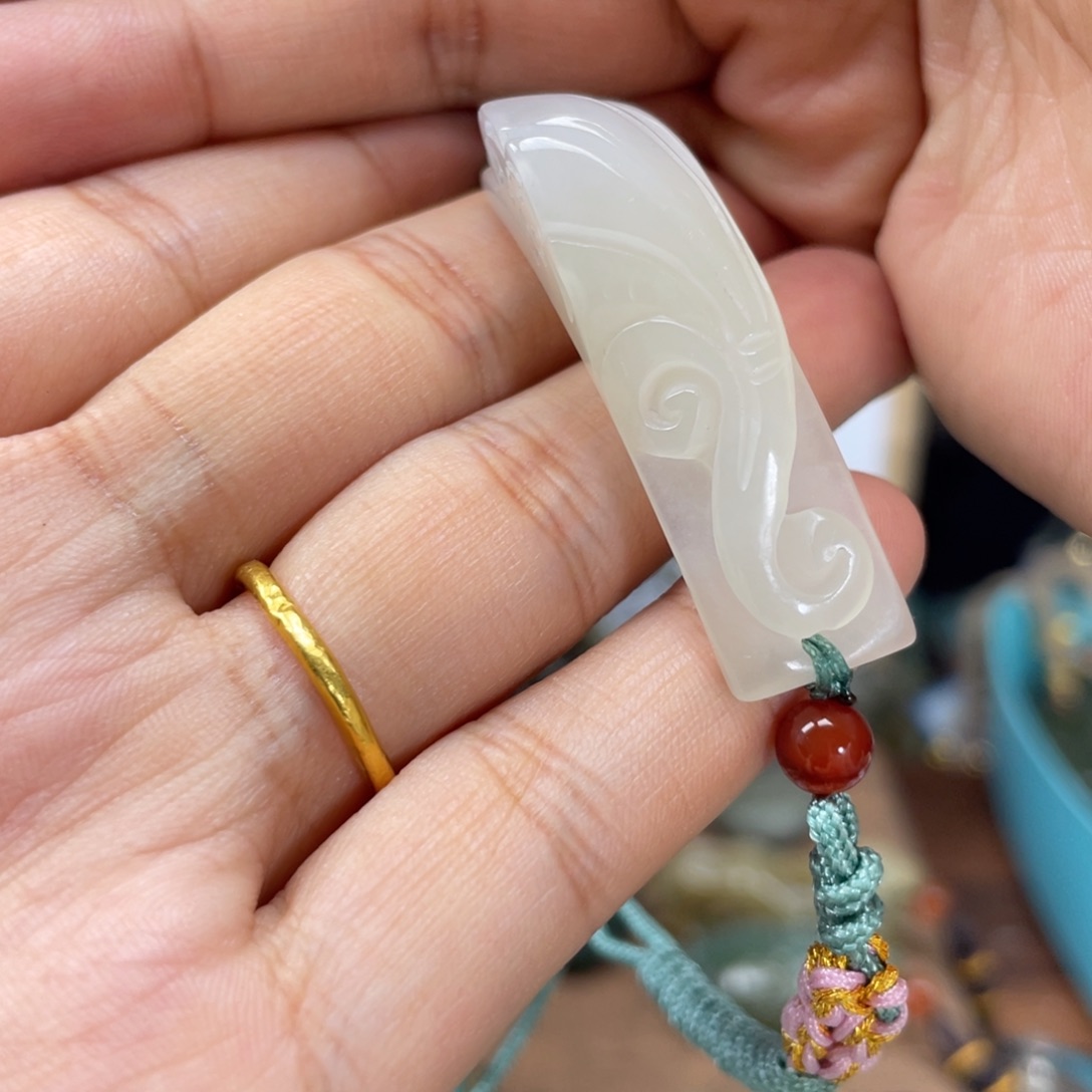 和田玉颈饰未镶嵌