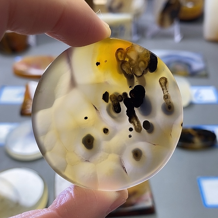 玛瑙/玉髓未镶嵌珠宝半成品112