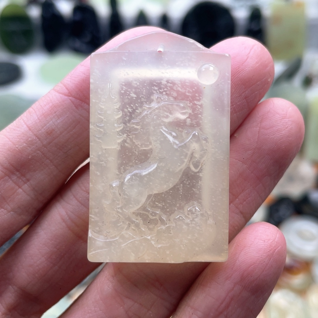 蛇纹石玉颈饰未镶嵌