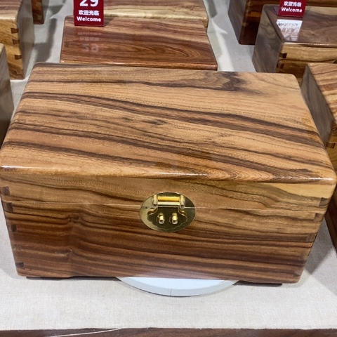 香樟木猪*宝老樟木收纳箱40.25.20