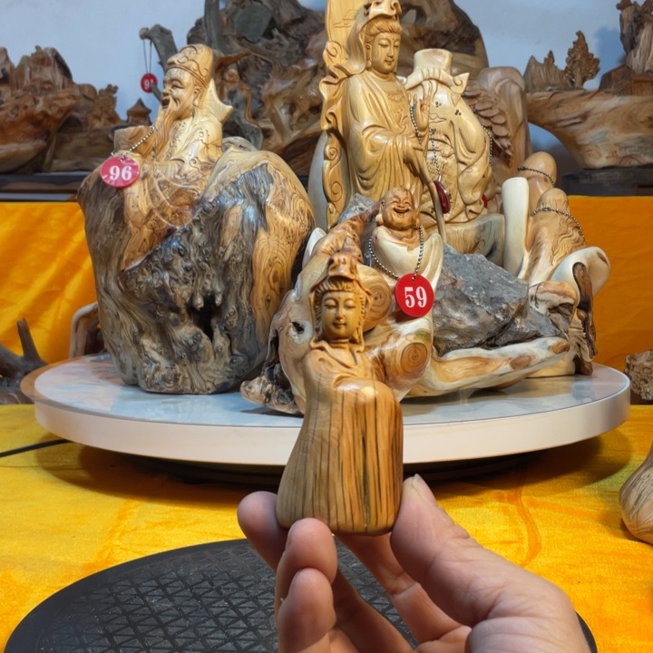 柏木（崖柏）云****铺崖柏  观音