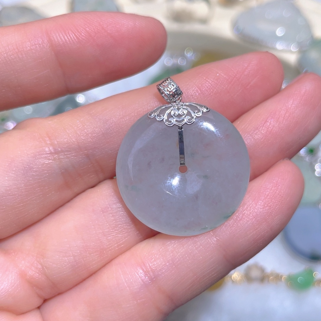 翡翠颈饰18K金镶嵌翡翠