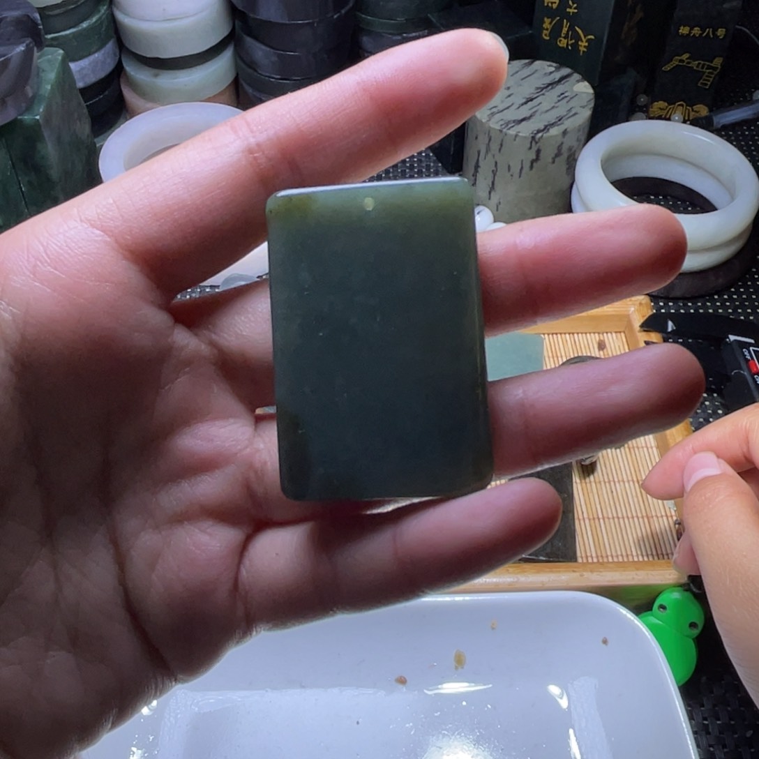 未镶嵌和田玉珠宝半成品且末料