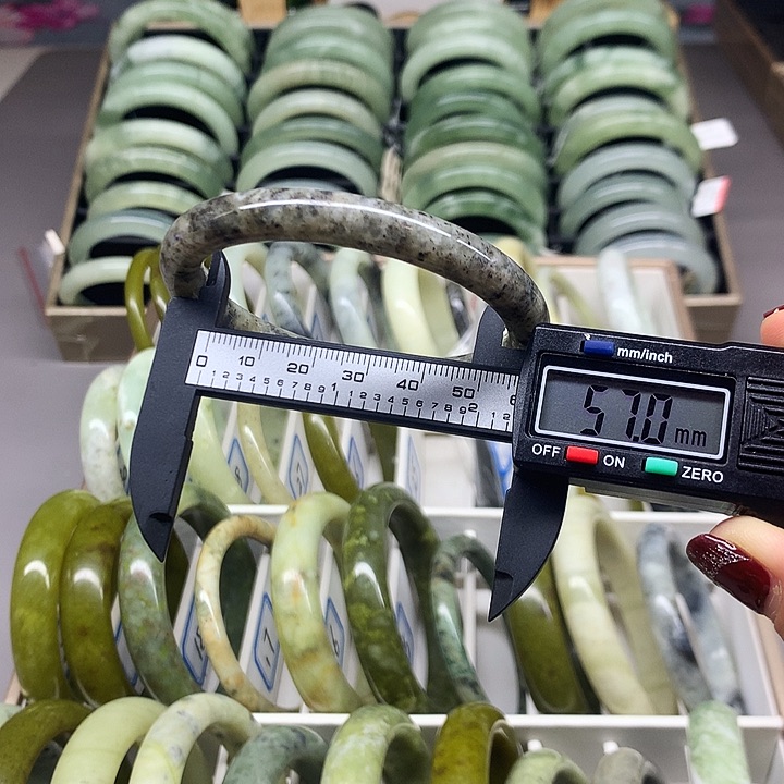 未镶嵌蛇纹石玉手镯25