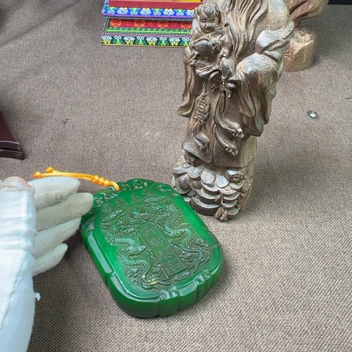 精品摆件工艺品等