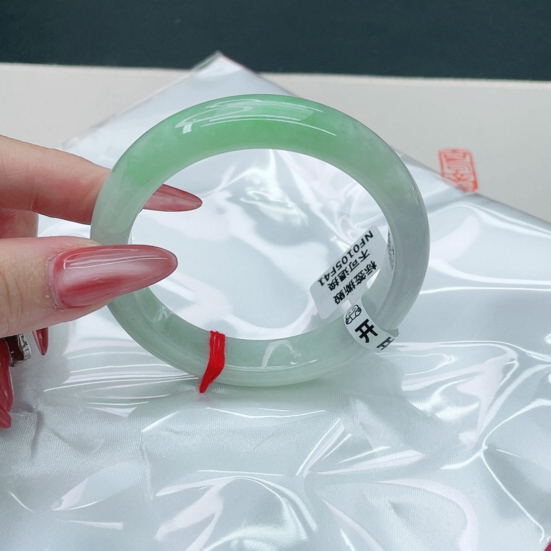 翡翠手镯未镶嵌正57.3