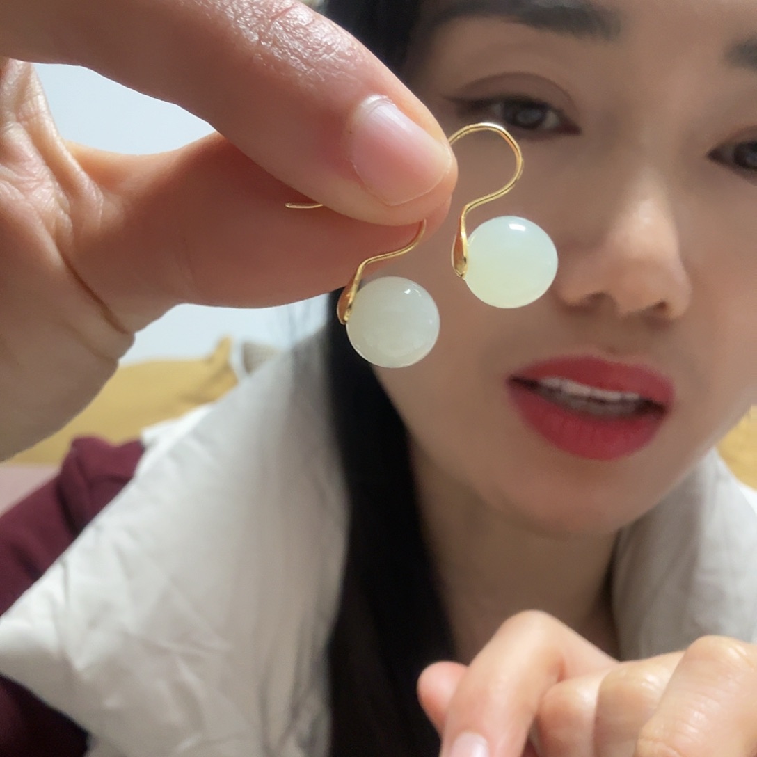 和田玉耳钉银S925镶嵌一**光