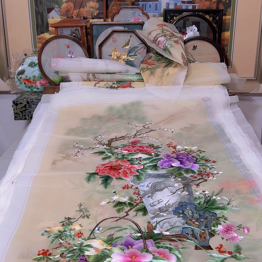 刺绣小***?纯手工刺绣画