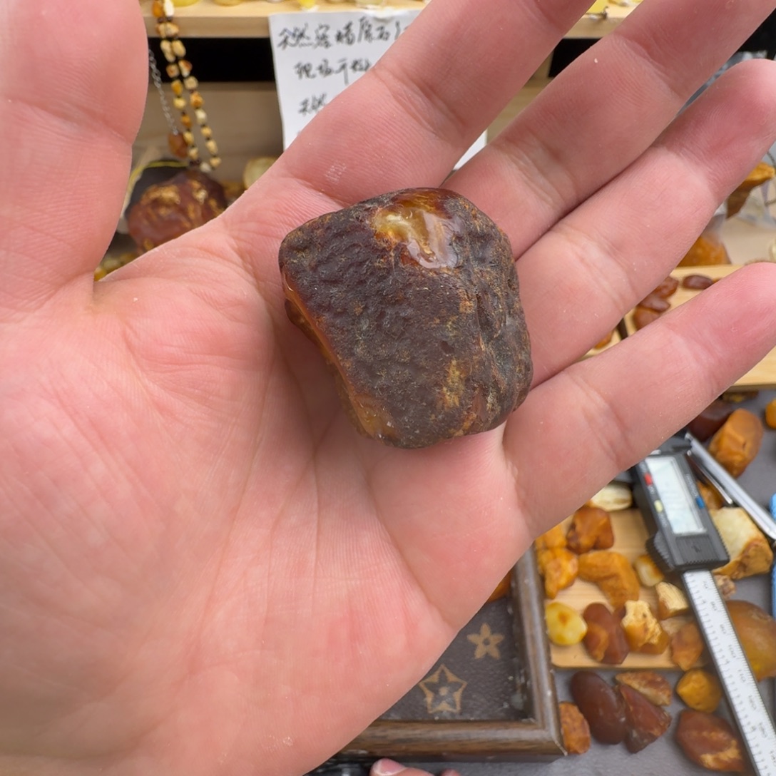 十***。定制琥珀未镶嵌23.8
