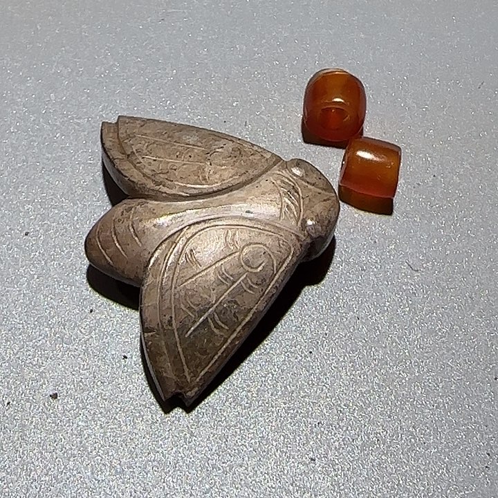 摆件止**定客户至上诚信经营