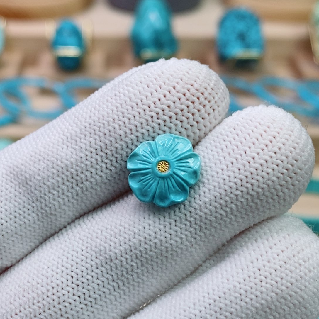 绿松石未镶嵌珠宝奇石