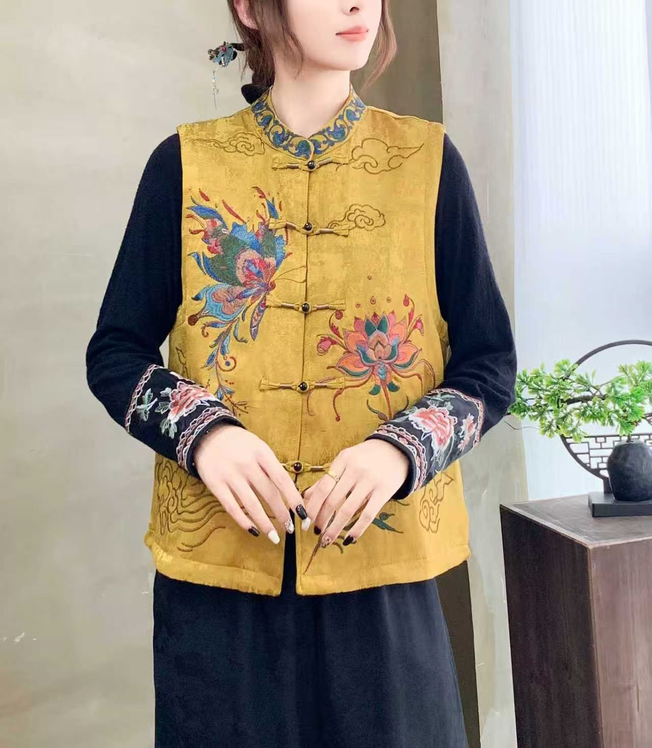 911-1新中式长袖刺绣短马甲民族风