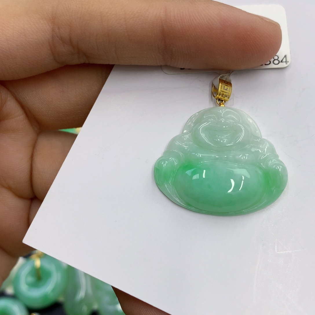 翡翠18K金镶嵌颈饰翡翠