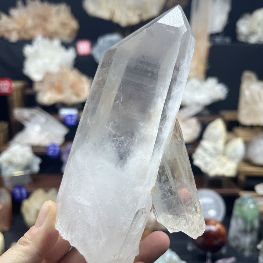 494克高冰透白水晶柱子