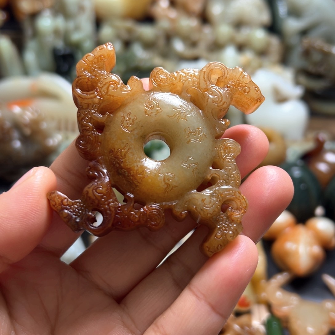 和田玉颈饰未镶嵌