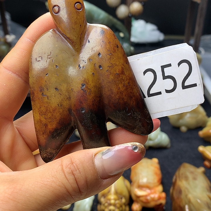 和田玉未镶嵌车挂