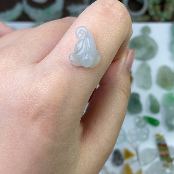 定制翡翠未镶嵌花