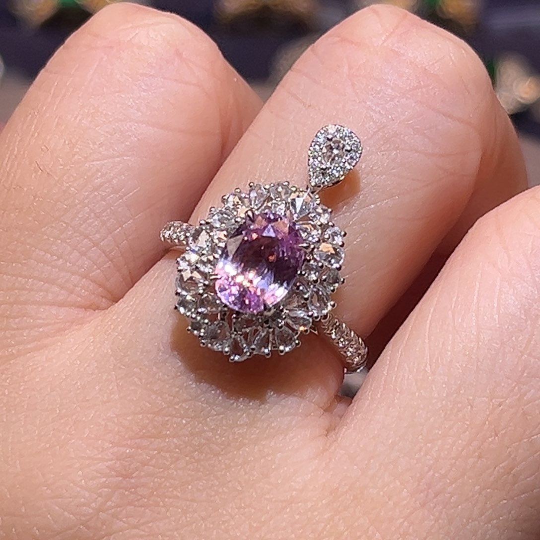 戒指彩色蓝宝石18K金镶嵌1.5ct