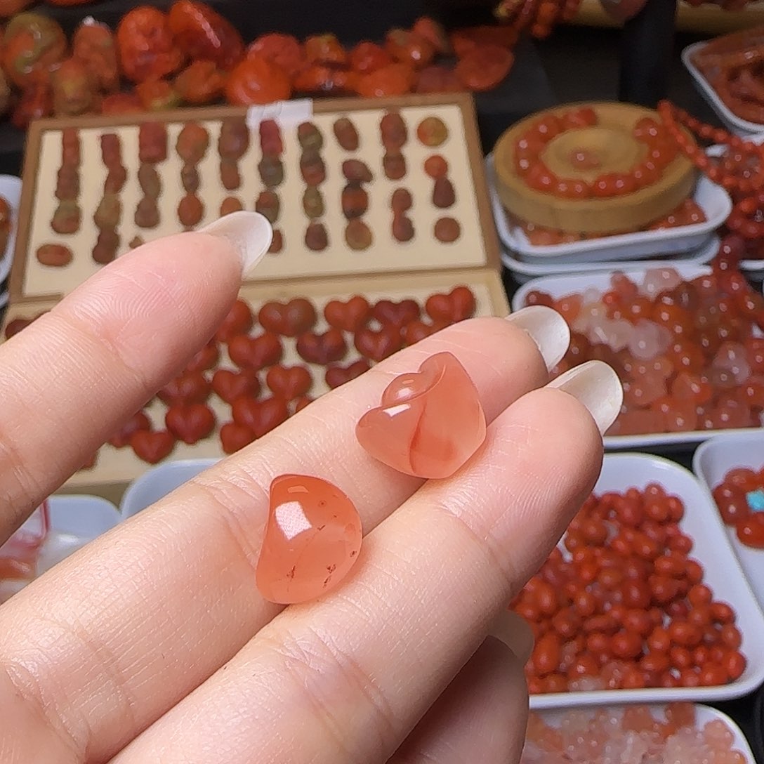 南红玛瑙未镶嵌颈饰