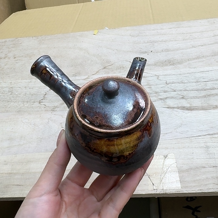 精品瓷器。            