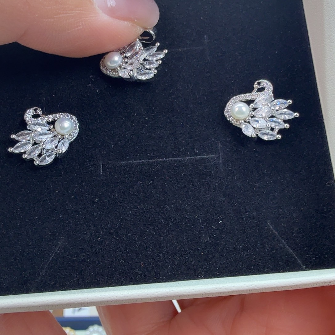 未镶嵌淡水珍珠耳饰