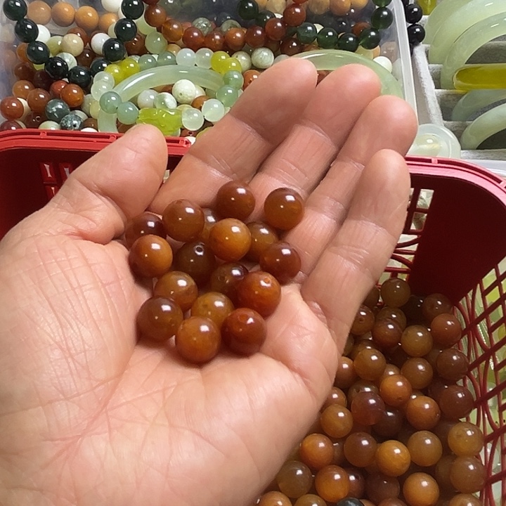 合金蛇纹石玉颈饰