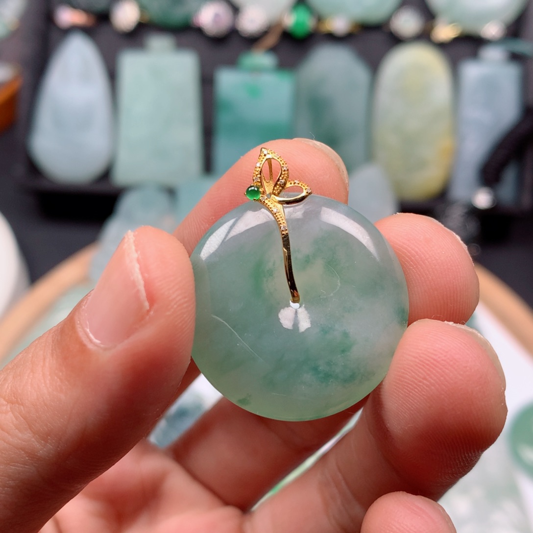 【闪购商品】翡翠颈饰未镶嵌平安扣