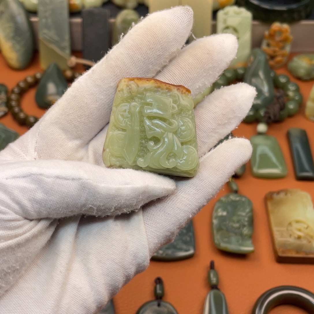 岫岩河磨玉（透闪石质玉）未镶嵌挂件