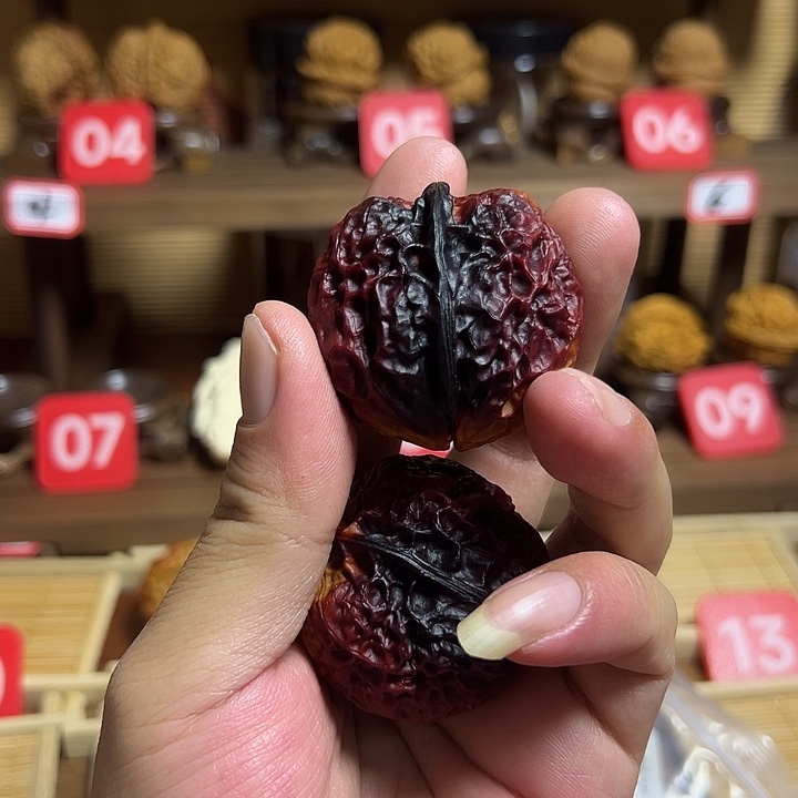 隐***吊坠文玩核桃七彩绣球