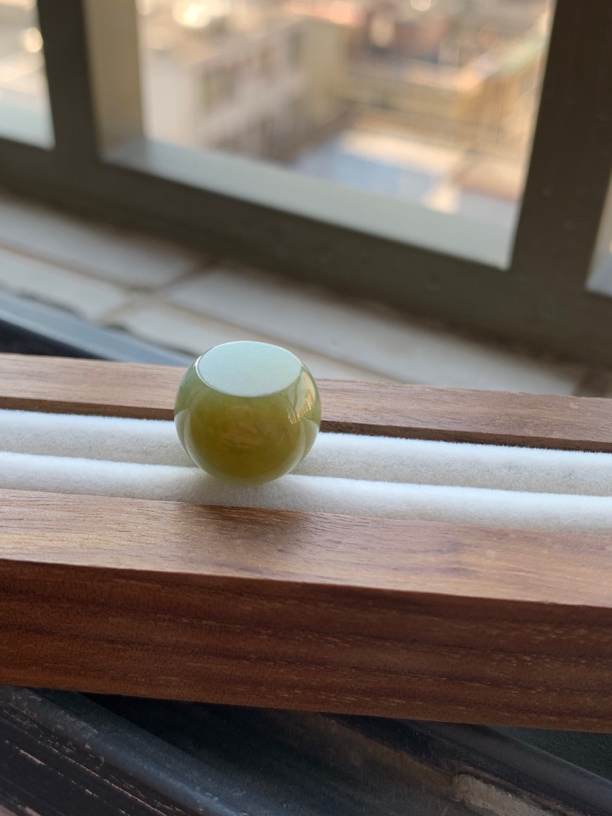 天然缅甸翡翠-特色秋香色系苹果珠14.6/10.6mm
