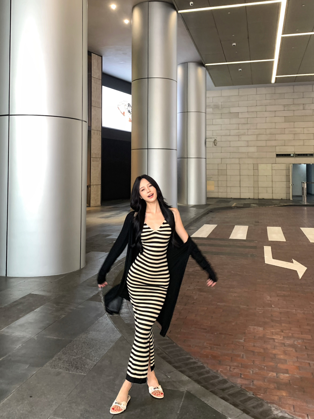 纯欲V领条纹针织连衣裙收腰显瘦包臀裙