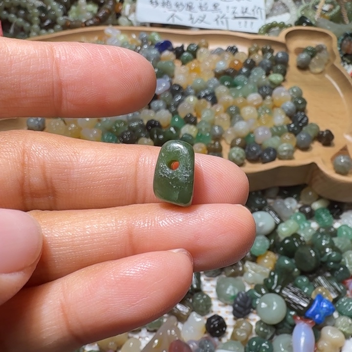 和田玉未镶嵌珠宝半成品