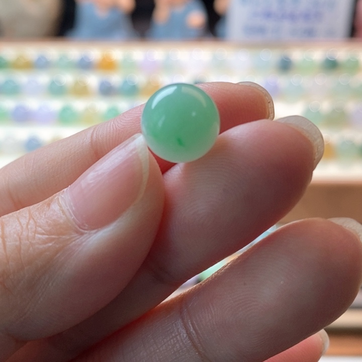 未镶嵌定制翡翠果阳绿圆珠 卡10