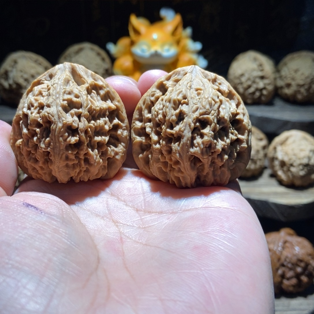 顾***影把件文玩核桃涿鹿南将石