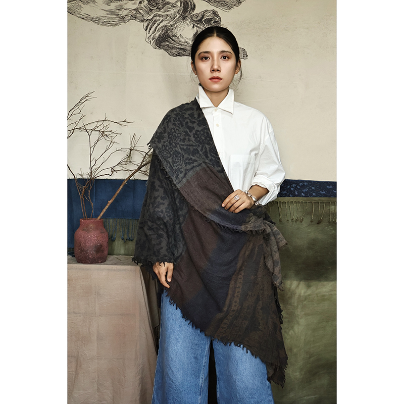 山下白 「冬暖」 大尺寸水煮羊毛印花披肩 围巾
