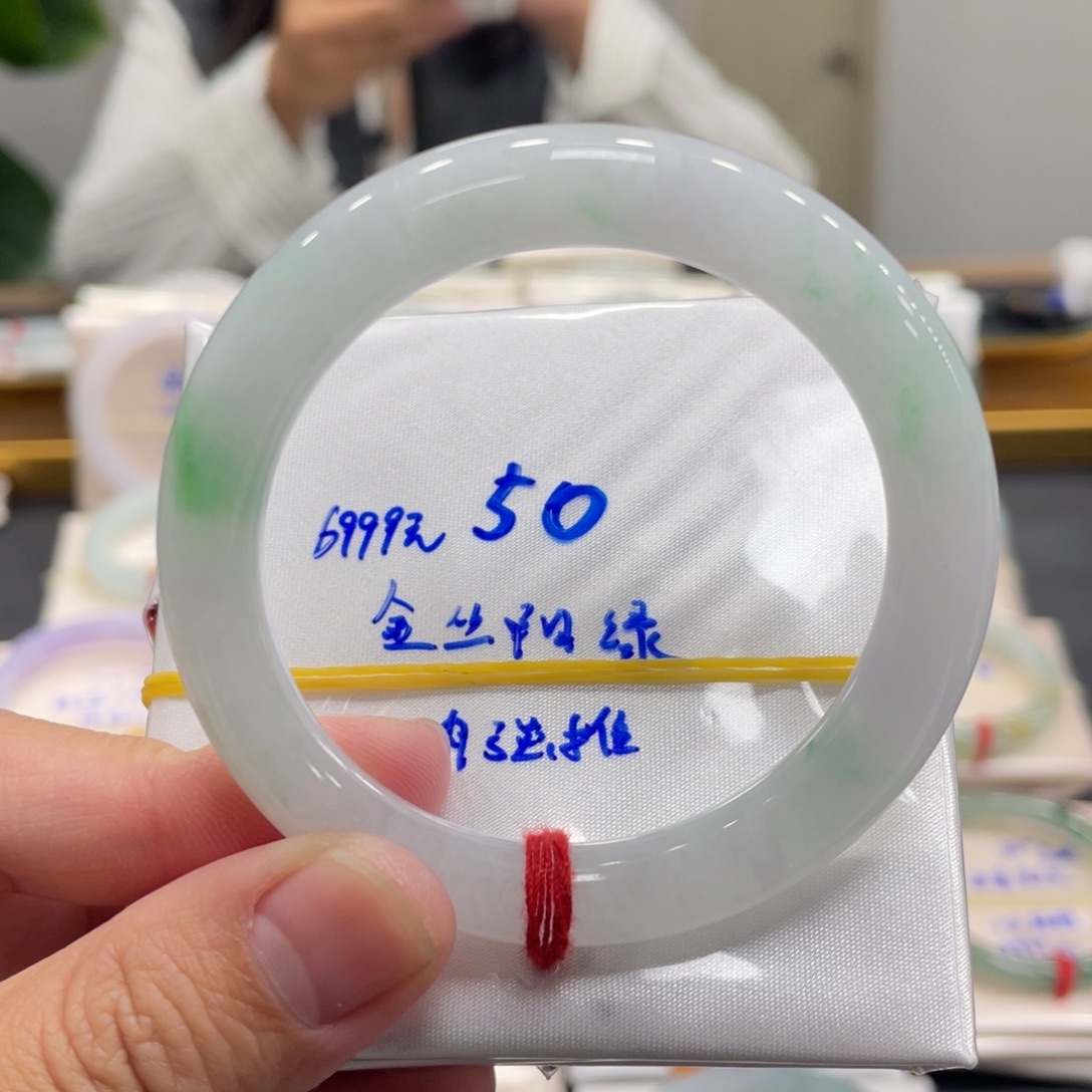 翡翠未镶嵌手镯翡翠