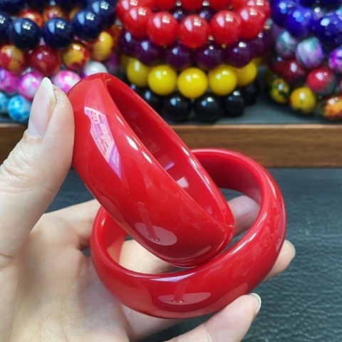 玛瑙未镶嵌手饰红三