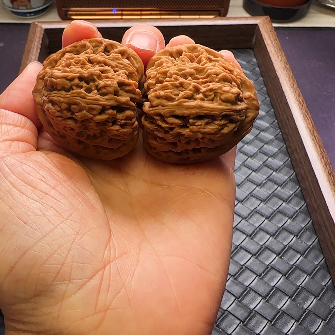 诉***文玩核桃把件南疆