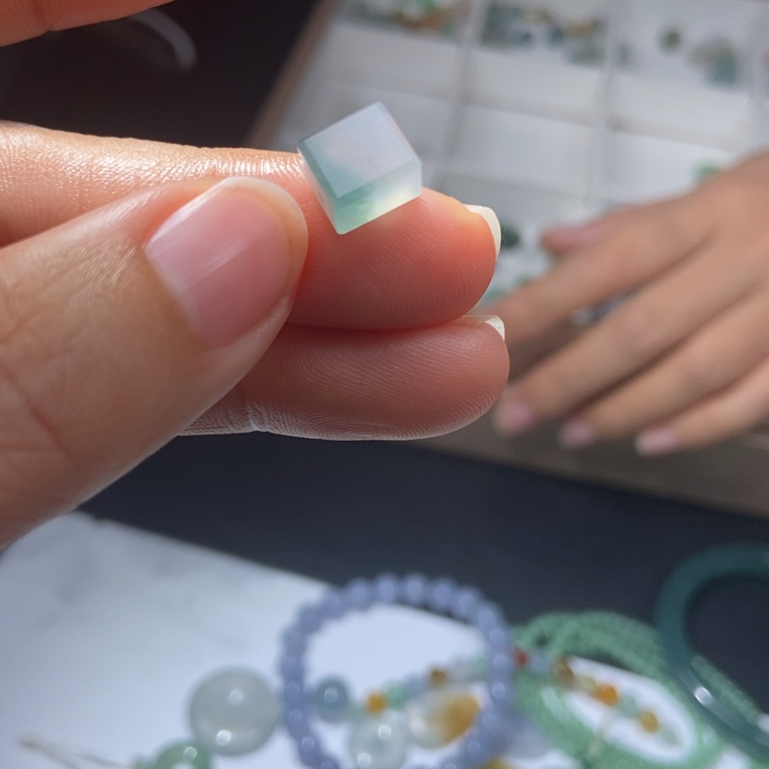 定制翡翠未镶嵌翡翠8.0*7.2*5.9