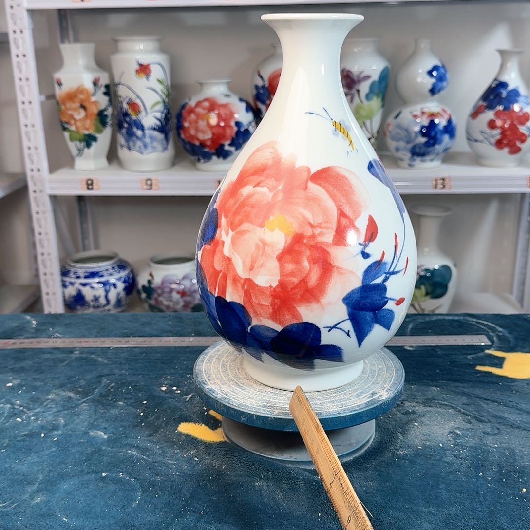 摆件景德镇陶瓷玉红牡