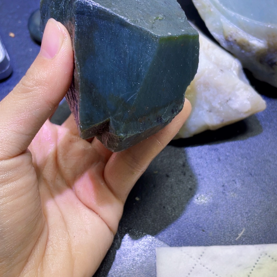 和田玉未镶嵌珠宝半成品