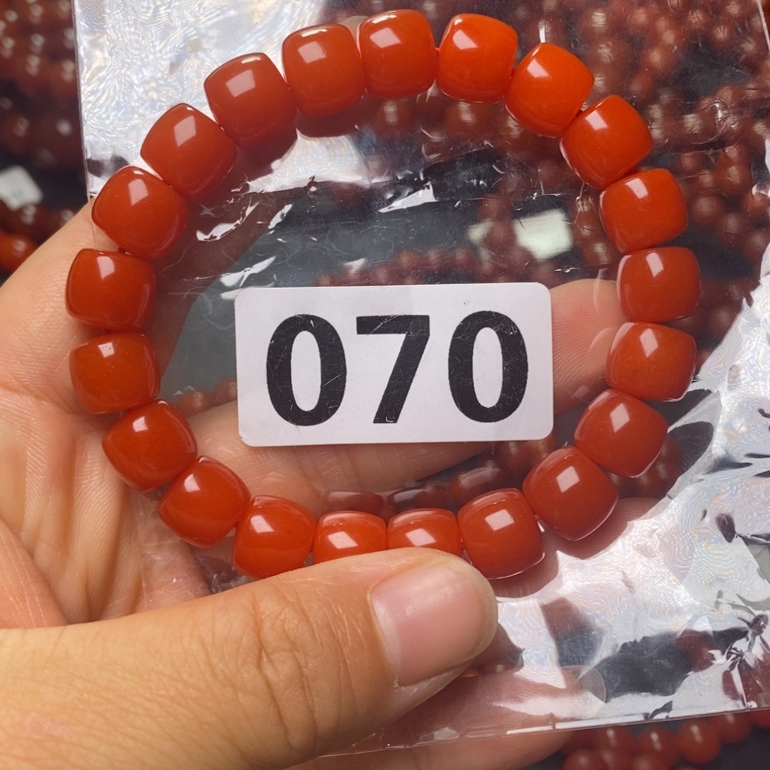 叫***爷南红玛瑙未镶嵌手链