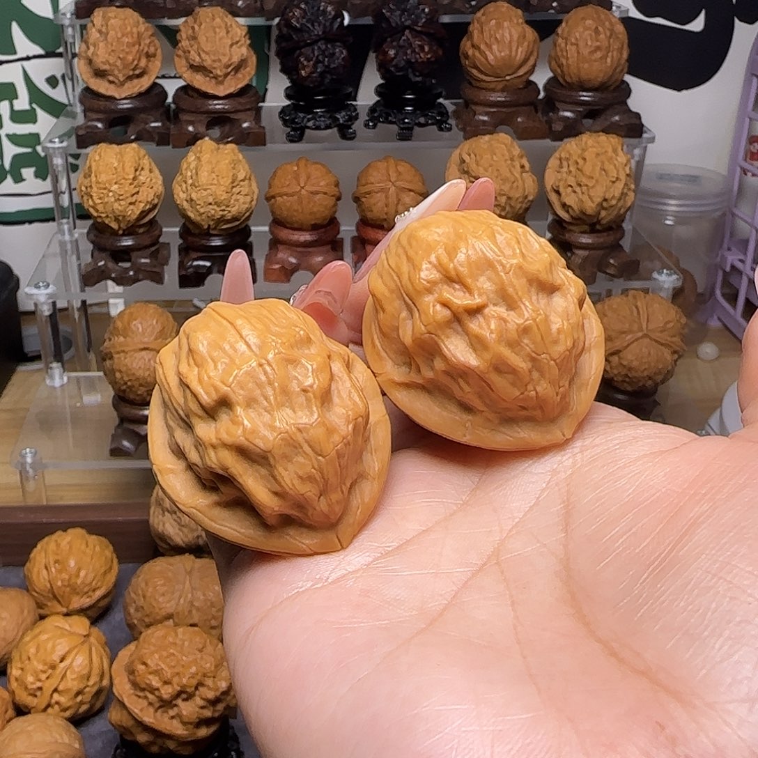 余***ぃ文玩核桃把件9…………荷叶金蟾