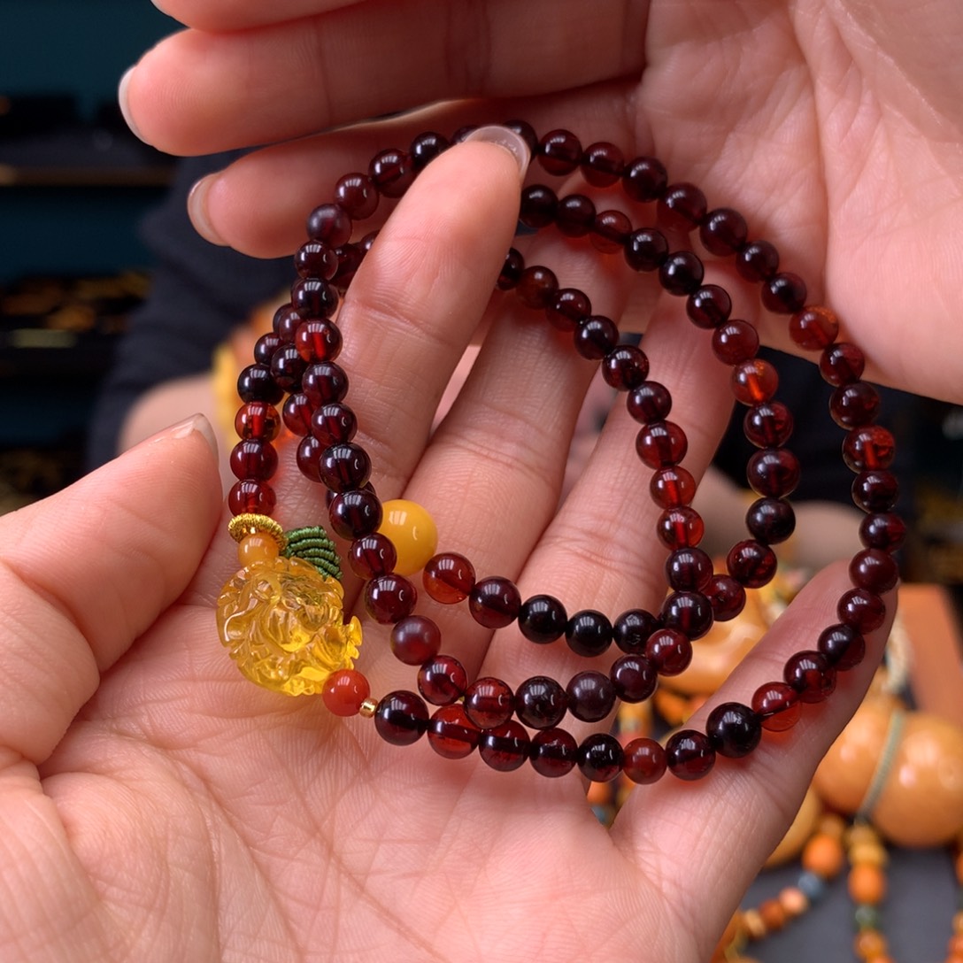 血珀未镶嵌手串微瑕